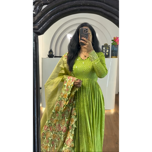 Robe de travail à séquence de broderie lourde et fournitures de fête Dupatta - Product Image 6
