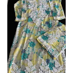 DISEÑADOR MUSELINA ALGODÓN DIGITAL ESTAMPADO BORDADO TRABAJO TOP CON PALAZZO AMARILLO - Product Image 1