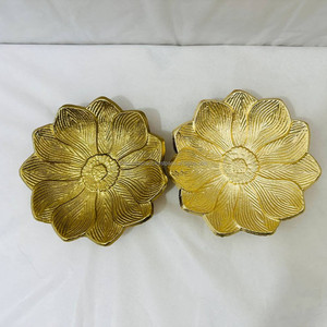 Bols de service décoratifs de haute qualité, écologiques, luxueux, personnalisés, en aluminium plaqué or, faits à la main, en gros, pour les fêtes et les hôtels - Product Image 3