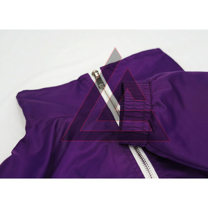Ensemble coupe-vent deux pièces pour homme, fabriqué en usine, personnalisé, avec logo, en nylon, pour l'été 2026, comprenant un haut coupe-vent et un short - Product Image 4