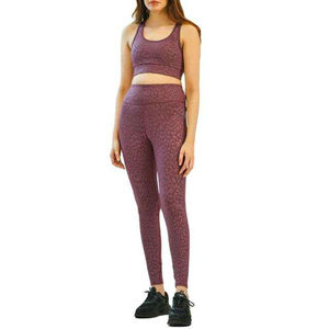 Conjunto Deportivo de Dos Piezas sin Mangas para Yoga, Shorts y Top con Logotipo Frontal, Ropa Deportiva para Mujer, para Yoga, Fitness y Gimnasio - Product Image 5