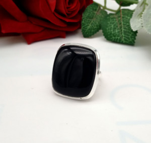 Bague en onyx noir, bague carrée en onyx noir pour filles - Product Image 2