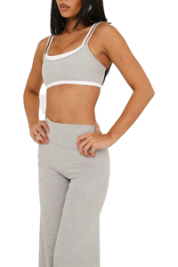 Soutien-gorge de sport gris avec bordure blanche, haut de sport à maintien élevé, design sans coutures - Product Image 4
