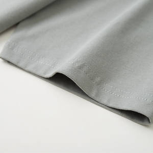 Camisetas de Algodón Premium Lisas para Hombre, Estilo Old Money, Corte Ajustado, Cuello Redondo, Suaves, Transpirables e Informales - Product Image 3