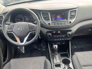 Hyundai Tucson <span class=keywords><strong>SE</strong></span> <span class=keywords><strong>2017</strong></span> Usado, Confiable, SUV 4x4 (2.0L 4 cilindros 6A) - Product Image 3