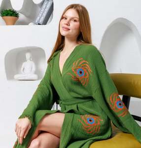 Elegante pareo oversize de playa con ojo turco, el más vendido, bordado a mano, manga larga, corte holgado y evasé - Product Image 3