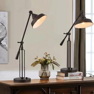 Lámpara de Mesa de Latón con Acabado Antiguo y Pantalla de Lino, Elegante Lámpara de Noche para Dormitorio - Product Image 2