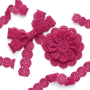 Encaje Guipur Floral Rosa Oscuro de 10 mm, Adorno de Lujo Ecológico 100% Poliéster, 20 Metros, para Accesorios para el Cabello, Costura y Manualidades - Product Image 3