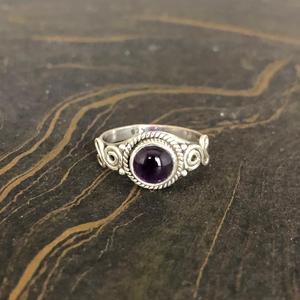 Bague de créateur en améthyste, 3,0 grammes - Product Image 1