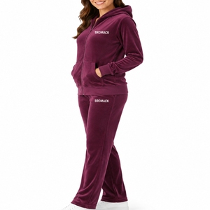 Conjunto Deportivo Antibacterial para Mujer, Invierno, Color Sólido, Sudadera con Capucha de Felpa Personalizada, Pantalones Jogger, Dos Piezas Casuales, Fabricante OEM - Product Image 4