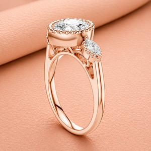Bague de fiançailles de luxe en or rose avec halo de moissanite taille poire et pierres latérales marquise pour femme - Product Image 3