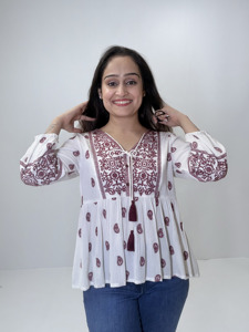 Blusa Blanca de Viscosa con Bordado, Estilo Peplum, Cuello en V, Adorno de Hilo Marrón, Lazos, Estilo Bohemio, Étnico, Casual, para Otoño, Primavera y Verano - Product Image 1