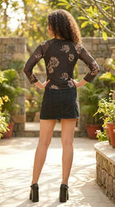 Blusa Henley de Manga Larga con Estampado Floral, Cierre de Botones al Frente, Corte Ajustado, Estilo Casual de Primavera, Tejido de Malla - Product Image 5