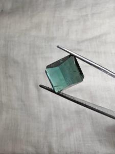 Turquesa Verde Laguna de 8.41 Quilates, Corte Octogonal Escalonado, Gema Suelta con Cambio de Color para Joyería - Product Image 2