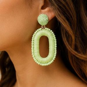 Boucles d'oreilles ovales en raphia faites à la main pour femmes, boucles d'oreilles bohèmes tendance, légères, bijoux de mode estivaux - Product Image 1