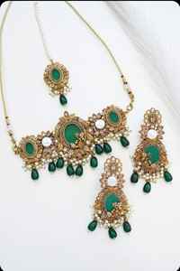 Ensemble de collier et boucles d'oreilles en pierre AD de luxe, disponible en plusieurs couleurs, pour femmes, pour les mariages, les fêtes et les occasions spéciales. - Product Image 5