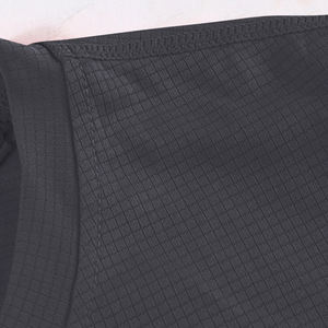 T-shirt thermique de compression athlétique pour homme – Vêtement d'entraînement alternatif extensible pour la course à pied - Product Image 5