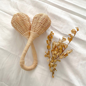 Sonajeros temblores de mano con campanas, regalo para baby shower, mordedor de madera de ratán natural para recién nacidos - Product Image 5