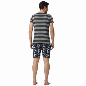 Ensemble décontracté d'été pour hommes - Couleur rouge, séchage rapide, design personnalisé, chemise et short non tissés pour jeunes - Product Image 6