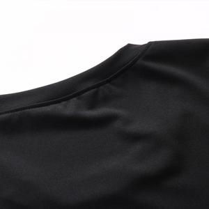 Haut de compression pour homme avec design réversible, technologie de séchage rapide écologique et service OEM de logo personnalisé - Product Image 5