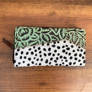 กระเป๋าหนังขนสัตว์พิมพ์ลายนูนแบบตะวันตกดีไซน์ใหม่เคสโทรศัพท์หนังขนสัตว์แกะสลักทำด้วยมือมีสไตล์หรูหราสำหรับผู้หญิง - Product Image 2