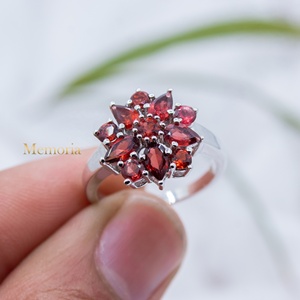 Beautiful Flower Shape Natural <b>Garnet</b> Gemstone Classic Wedding <b>Ring</b> Handmade 925 Sterling <b>Silver</b> Jewelry for Wholesale - Product Image 4