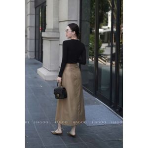 เสื้อยืดคอกลมแขนยาวทรงเรียบง่ายแฟชั่นสำหรับผู้หญิง รุ่น A479 OEM ODM ผ้าถักลายริบ - Product Image 4