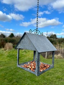 Nichoir décoratif en métal pour oiseaux, abri pour la reproduction des oiseaux, mangeoire suspendue, nichoir décoratif en fer pour extérieur, balcon, jardin. - Product Image 6