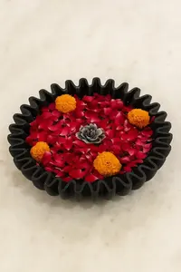 Paletas de colores que incluyen blanco, beige, verde, negro, marrón y tonos pastel suaves, lo que lo convierte en una decoración versátil. - Product Image 2