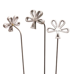 Piquet de jardin rustique en fer à tige unique, accent décoratif minimaliste pour l'aménagement extérieur - Product Image 4