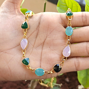 Collier de luxe multi-pierres ajustable, chaîne plaquée or 18 carats, chalcédoine et onyx taillés en forme de losange, bijoux en gros pour fournisseurs - Product Image 2