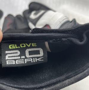 Guantes de Motociclismo Berik 2.0 Full Race Gauntlet Blancos, Guantes de Carreras Deportivos de Cuero Perforado con Armadura, Guantes Profesionales para Motociclistas - Product Image 4