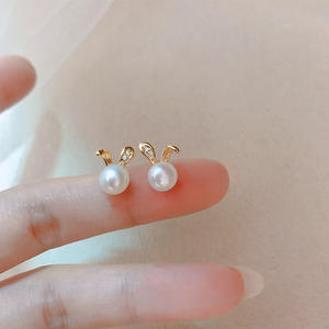 Boucles d'oreilles en perles d'eau douce plates Mantou de 7-8 mm pour femmes, bijoux d'oreille pour seniors, design unique de niche, lapin en argent sterling, perle élégante - Product Image 4