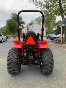 Tracteur MAHINDRA 2638 HST modèle 2023 d'occasion en bon état, disponible en stock - Product Image 2