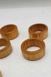 Juego de Anillos para Servilletas de Madera Ecológicos y Duraderos, Accesorios de Comedor Hechos a Mano para Decoración Sostenible del Hogar, Bodas y Fiestas - Product Image 3