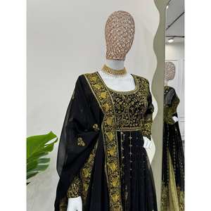 Salwar Kameez en soie de créateur - Ensemble haut et bas pour soirée avec dupatta, taille XL - Product Image 1