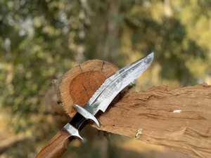 Nuevo Cuchillo Bowie de Supervivencia J2 de Acero Forjado a Mano de 15 Pulgadas con Acabado Pulido, Mango de Madera de Nogal, Cuchillo de Caza Personalizado - Product Image 3