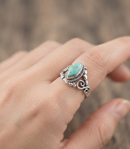 Anillo Boho Hecho a Mano con Turquesa Azul Marquesa Natural, Plata de Ley 925, Chapado en Oro Amarillo y Oro Rosa de 18k, Regalo - Product Image 1