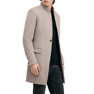 Manteau long classique pour homme avec texture lisse, coupe structurée et détails élégants pour les collections de mode formelle - Product Image 3