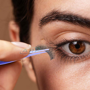 Pinzas Ligeras para Pestañas para una Aplicación Cómoda, Pinzas para Pestañas para un Estilo Natural y Uso en Salón - Product Image 3