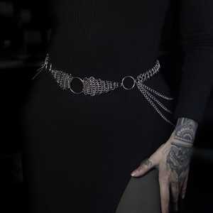 Cintura a catena in maglia metallica – Catena gotica da fianco, accessorio medievale fantasy fatto a mano - Product Image 2