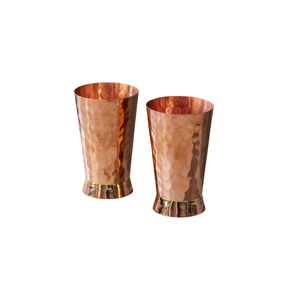 Lot de 2 verres à shot de design classique avec finition cuivrée, fournitures en gros pour la décoration de bars, clubs et fêtes, prix bas - Product Image 3