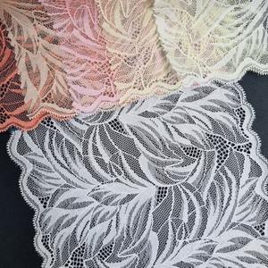 Tela de Encaje Elástica Ligera con Patrón de Hojas, 17.5cm, Nylon y Spandex, Borde Festoneado para Lencería, Vestidos y Novias - Product Image 1