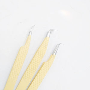 Pince à épiler professionnelle Kaamir Instruments en acier inoxydable à pointe de précision, anti-magnétique, à pointe lisse et confortable pour extensions de cils - Product Image 4