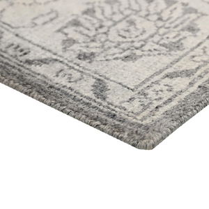 Alfombra de Lana Gruesa Tejida a Mano, Ecológica, Antideslizante, con Rayas Horizontales en Tono Gris Marfil, con Borde Decorativo para un Estilo Moderno - Product Image 4