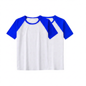 T-shirt à manches raglan pour homme, blanc avec bordure contrastée verte et rouge, col rond décontracté, jersey en coton, coupe classique, couleur unie - Product Image 4