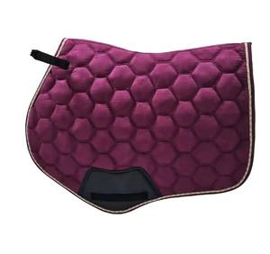 Tapis de selle d'équitation de dressage OEM de qualité supérieure, en gel et mousse haute densité, absorbant les chocs, avec logo personnalisé, tissu respirant de luxe à séchage rapide - Product Image 1