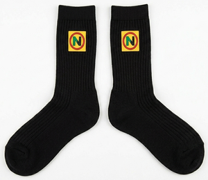 Chaussettes de football standard pour hommes et femmes, fabriquées en usine OEM, tricotées, antidérapantes, écologiques, respirantes, avec technologie Jacquard pour l'automne - Product Image 4