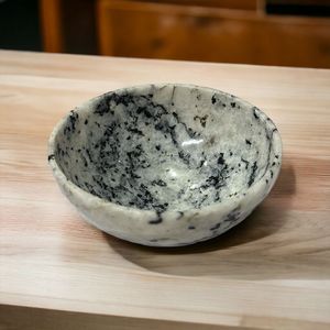 Cuenco de piedra lunar arcoíris de la mejor calidad al por mayor, piedra preciosa de cristal natural curativa, piedra Reiki de meditación, regalos novedosos de Aameena - Product Image 1