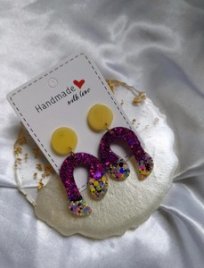 Boucles d'oreilles en résine de style urbain, design moderne, faites à la main, prix d'usine en gros, article en résine - Product Image 6